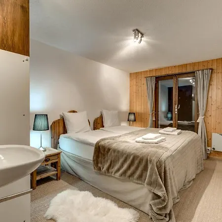 Par Le Travers Chalet La Tzoumaz