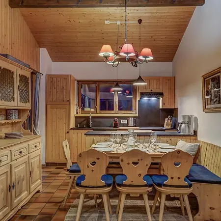 Par Le Travers Chalet *