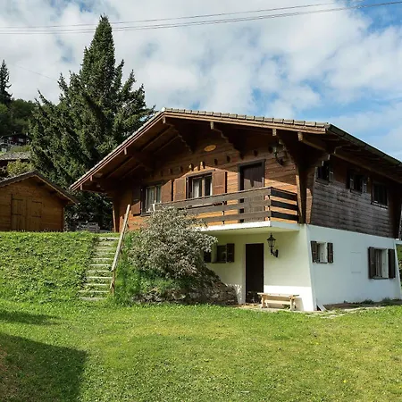 Par Le Travers Chalet