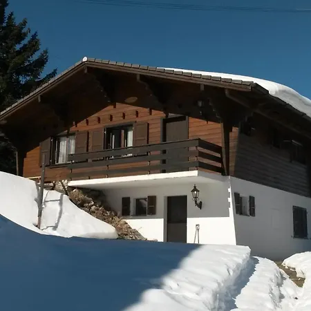 Par Le Travers Dağ evi La Tzoumaz